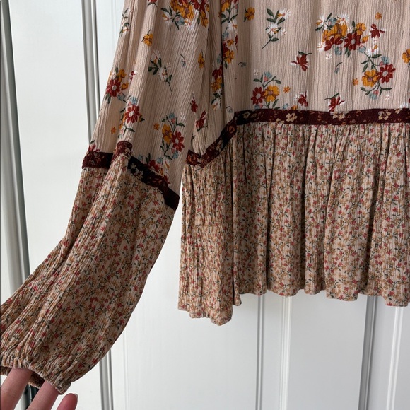 Maurices Floral Blouse with Burgundy and Cream Accents large - Picture 4 of 5